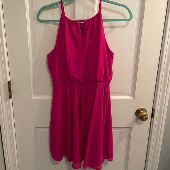 NWT Size Small Francesca's Chiffon Dress - Picture 1 of 4